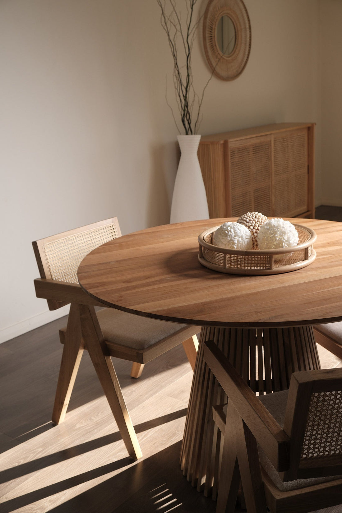 🌿 How to Style a Neutral Boho Living Space